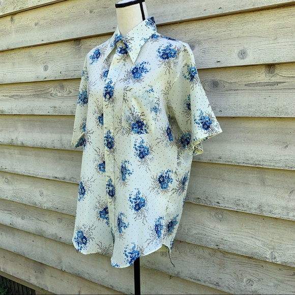True Vintage 70s Macro Floral Print Wide Collar Short Sleeve Button Down Shirt - Picture 3 of 16